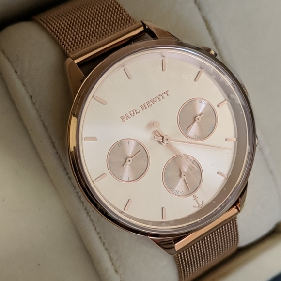 Luxury Rose Gold Watch Brand New In Box - Picture 3 of 3